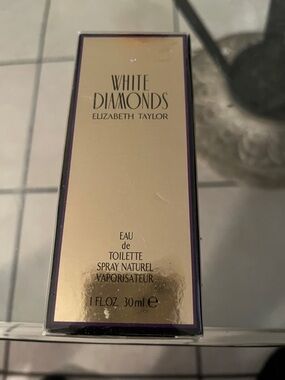 Elizabeth Taylor White Diamonds Eau de Toilette Spray – Gold